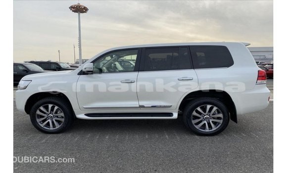 Buy Import Toyota Land Cruiser White Car in Import - Dubai in Abhasia Buy Import Toyota Land Cruiser White Car in Import - Dubai in Abhasia