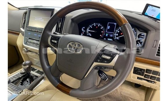 Buy Import Toyota Land Cruiser White Car in Import - Dubai in Abhasia Buy Import Toyota Land Cruiser White Car in Import - Dubai in Abhasia