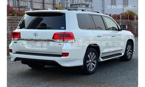 Buy Import Toyota Land Cruiser White Car in Import - Dubai in Abhasia Buy Import Toyota Land Cruiser White Car in Import - Dubai in Abhasia