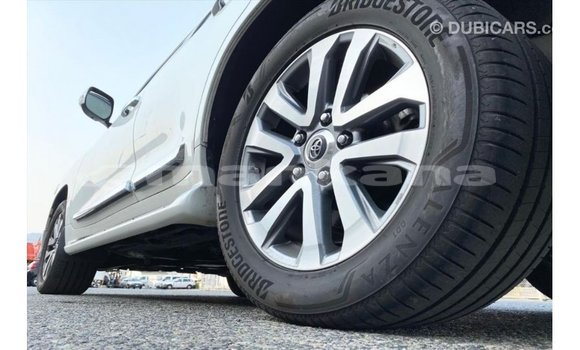 Buy Import Toyota Land Cruiser White Car in Import - Dubai in Abhasia Buy Import Toyota Land Cruiser White Car in Import - Dubai in Abhasia