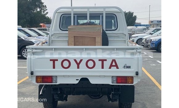 Buy Import Toyota Land Cruiser White Car in Import - Dubai in Abhasia Buy Import Toyota Land Cruiser White Car in Import - Dubai in Abhasia