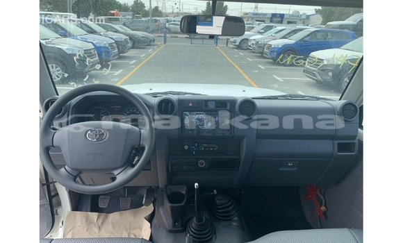 Buy Import Toyota Land Cruiser White Car in Import - Dubai in Abhasia Buy Import Toyota Land Cruiser White Car in Import - Dubai in Abhasia