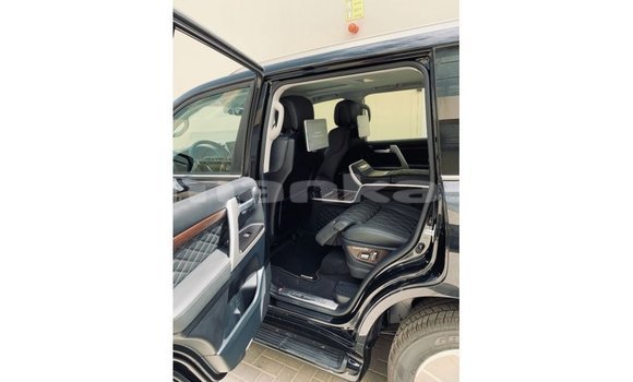 Buy Import Toyota Land Cruiser Black Car in Import - Dubai in Abhasia Buy Import Toyota Land Cruiser Black Car in Import - Dubai in Abhasia