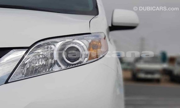 Buy Import Toyota Sienna White Car in Import - Dubai in Abhasia Buy Import Toyota Sienna White Car in Import - Dubai in Abhasia