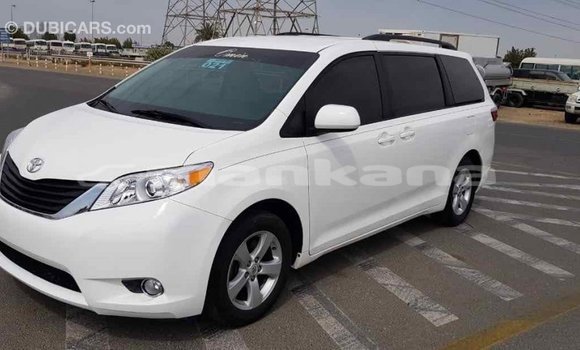 Buy Import Toyota Sienna White Car in Import - Dubai in Abhasia Buy Import Toyota Sienna White Car in Import - Dubai in Abhasia