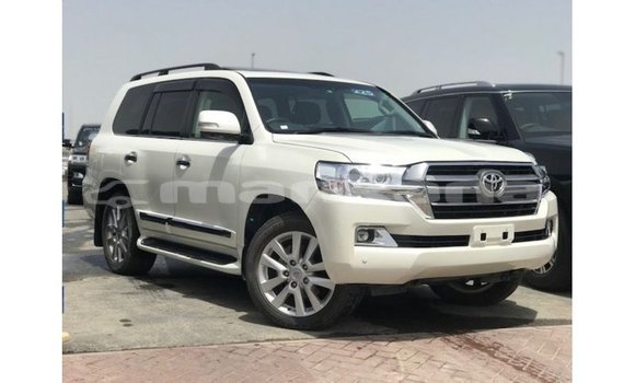 Buy Import Toyota Land Cruiser White Car in Import - Dubai in Abhasia Buy Import Toyota Land Cruiser White Car in Import - Dubai in Abhasia