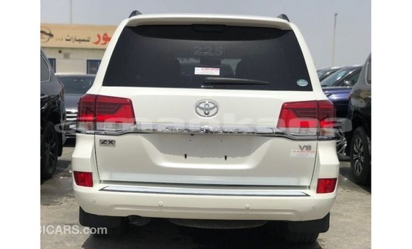 Buy Import Toyota Land Cruiser White Car in Import - Dubai in Abhasia Buy Import Toyota Land Cruiser White Car in Import - Dubai in Abhasia