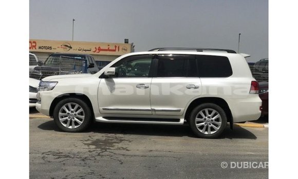 Buy Import Toyota Land Cruiser White Car in Import - Dubai in Abhasia Buy Import Toyota Land Cruiser White Car in Import - Dubai in Abhasia