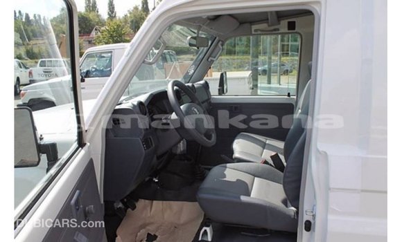 Buy Import Toyota Land Cruiser White Car in Import - Dubai in Abhasia Buy Import Toyota Land Cruiser White Car in Import - Dubai in Abhasia