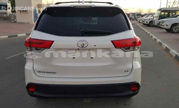 Buy Import Toyota Highlander White Car in Import - Dubai in Abhasia Buy Import Toyota Highlander White Car in Import - Dubai in Abhasia