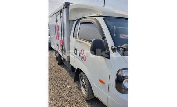 Buy Import Kia Carens White Car in Import - Dubai in Abhasia Buy Import Kia Carens White Car in Import - Dubai in Abhasia