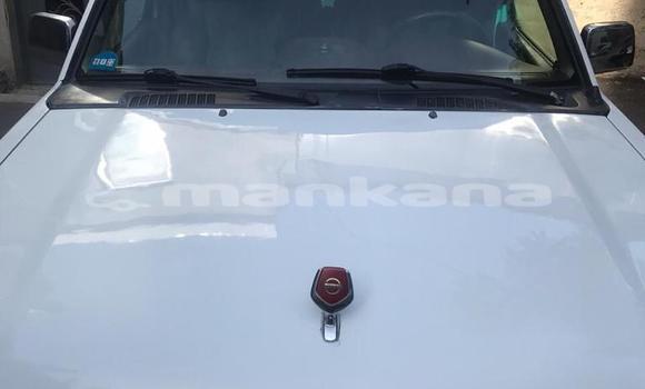 Buy Used Nissan Frontier White Car in Tbilisi in Tbilisi Buy Used Nissan Frontier White Car in Tbilisi in Tbilisi