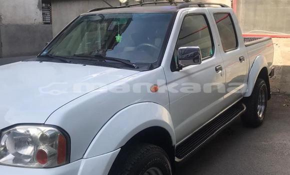 Buy Used Nissan Frontier White Car in Tbilisi in Tbilisi Buy Used Nissan Frontier White Car in Tbilisi in Tbilisi