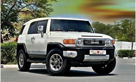 Buy Import Toyota FJ Cruiser White Car in Import - Dubai in Abhasia