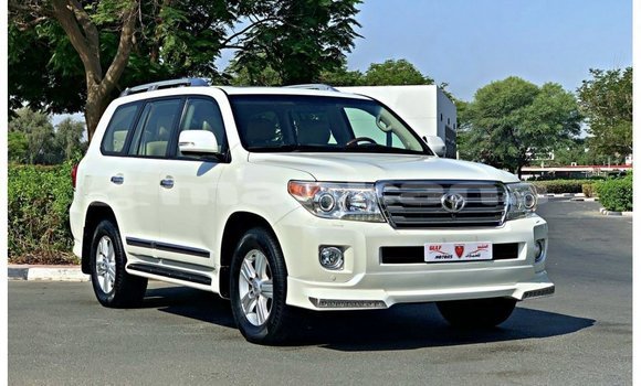Buy Import Toyota Land Cruiser White Car in Import - Dubai in Abhasia Buy Import Toyota Land Cruiser White Car in Import - Dubai in Abhasia