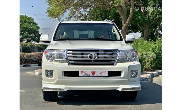 Buy Import Toyota Land Cruiser White Car in Import - Dubai in Abhasia Buy Import Toyota Land Cruiser White Car in Import - Dubai in Abhasia