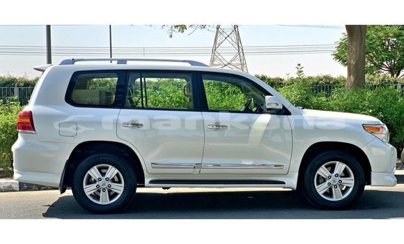 Buy Import Toyota Land Cruiser White Car in Import - Dubai in Abhasia Buy Import Toyota Land Cruiser White Car in Import - Dubai in Abhasia