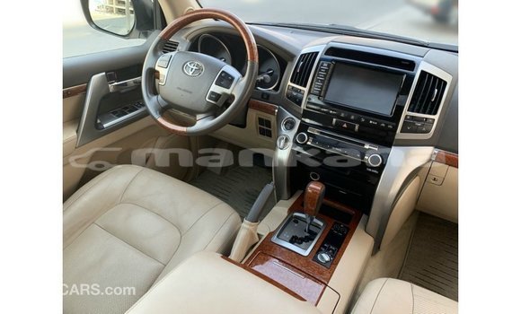 Buy Import Toyota Land Cruiser White Car in Import - Dubai in Abhasia Buy Import Toyota Land Cruiser White Car in Import - Dubai in Abhasia