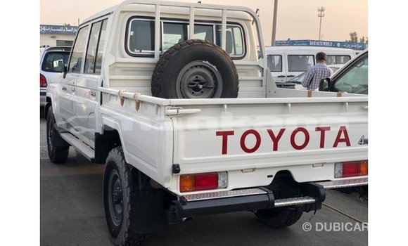 Buy Import Toyota Land Cruiser White Car in Import - Dubai in Abhasia Buy Import Toyota Land Cruiser White Car in Import - Dubai in Abhasia