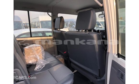 Buy Import Toyota Land Cruiser White Car in Import - Dubai in Abhasia Buy Import Toyota Land Cruiser White Car in Import - Dubai in Abhasia