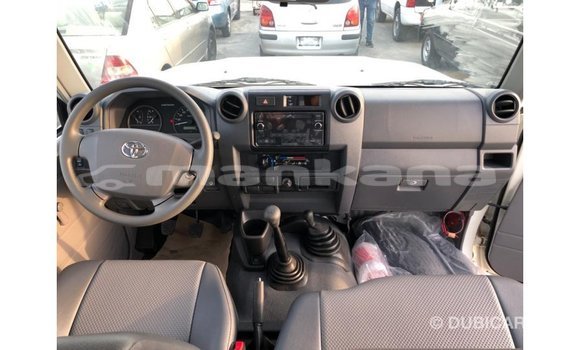 Buy Import Toyota Land Cruiser White Car in Import - Dubai in Abhasia Buy Import Toyota Land Cruiser White Car in Import - Dubai in Abhasia