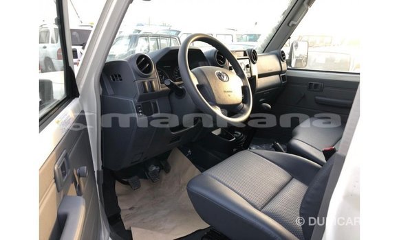 Buy Import Toyota Land Cruiser White Car in Import - Dubai in Abhasia Buy Import Toyota Land Cruiser White Car in Import - Dubai in Abhasia