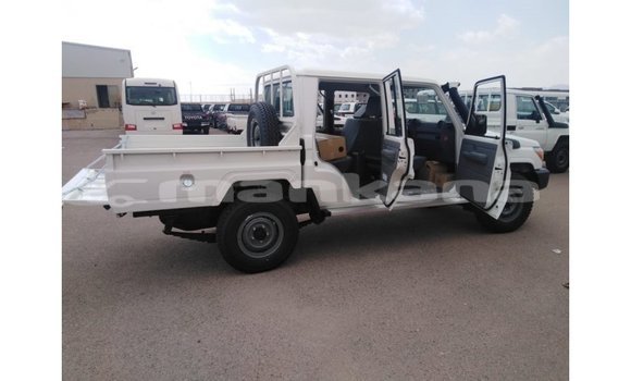 Buy Import Toyota Land Cruiser White Car in Import - Dubai in Abhasia Buy Import Toyota Land Cruiser White Car in Import - Dubai in Abhasia
