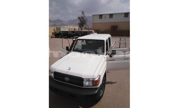 Buy Import Toyota Land Cruiser White Car in Import - Dubai in Abhasia Buy Import Toyota Land Cruiser White Car in Import - Dubai in Abhasia