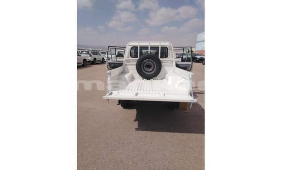 Buy Import Toyota Land Cruiser White Car in Import - Dubai in Abhasia Buy Import Toyota Land Cruiser White Car in Import - Dubai in Abhasia