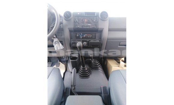 Buy Import Toyota Land Cruiser White Car in Import - Dubai in Abhasia Buy Import Toyota Land Cruiser White Car in Import - Dubai in Abhasia