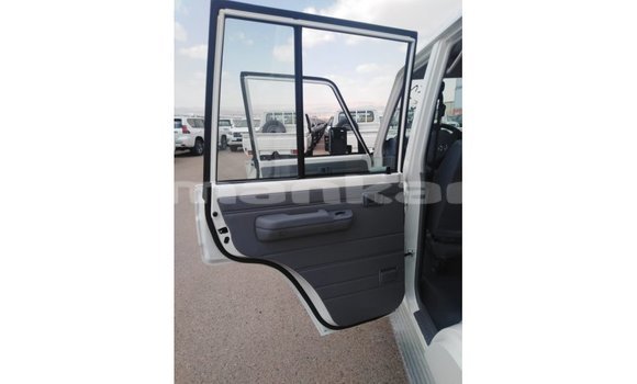 Buy Import Toyota Land Cruiser White Car in Import - Dubai in Abhasia Buy Import Toyota Land Cruiser White Car in Import - Dubai in Abhasia