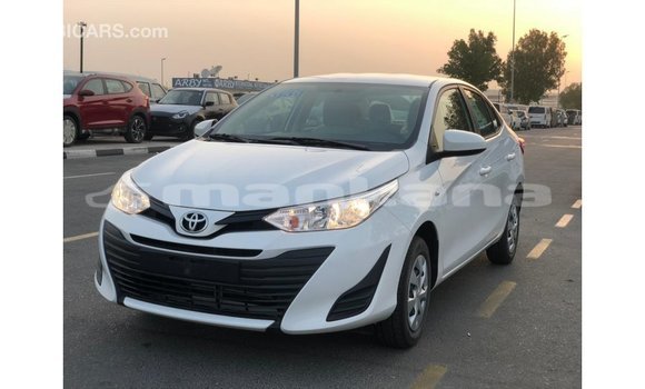 Buy Import Toyota DA White Truck in Import - Dubai in Abhasia Buy Import Toyota DA White Truck in Import - Dubai in Abhasia