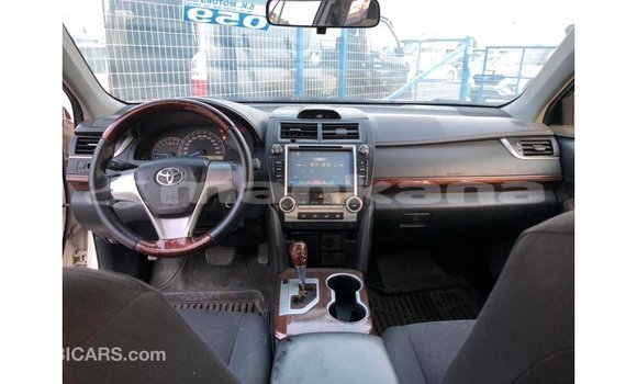Buy Import Toyota Camry White Car in Import - Dubai in Abhasia Buy Import Toyota Camry White Car in Import - Dubai in Abhasia