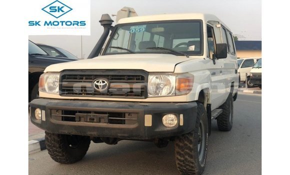Buy Import Toyota Land Cruiser White Car in Import - Dubai in Abhasia
