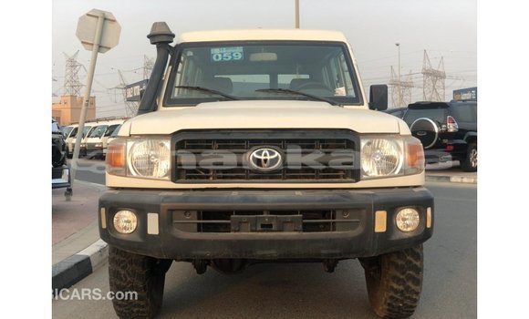 Buy Import Toyota Land Cruiser White Car in Import - Dubai in Abhasia Buy Import Toyota Land Cruiser White Car in Import - Dubai in Abhasia