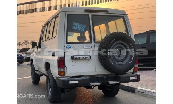 Buy Import Toyota Land Cruiser White Car in Import - Dubai in Abhasia Buy Import Toyota Land Cruiser White Car in Import - Dubai in Abhasia