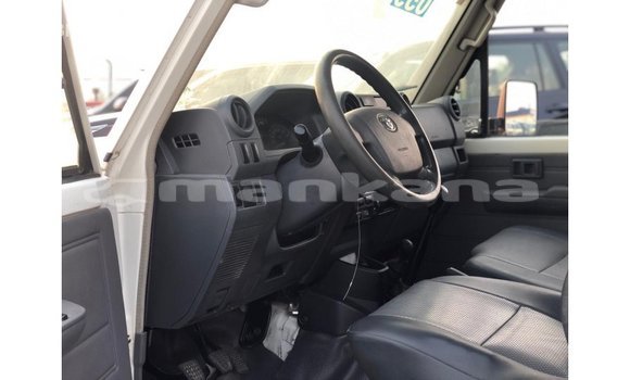 Buy Import Toyota Land Cruiser White Car in Import - Dubai in Abhasia Buy Import Toyota Land Cruiser White Car in Import - Dubai in Abhasia