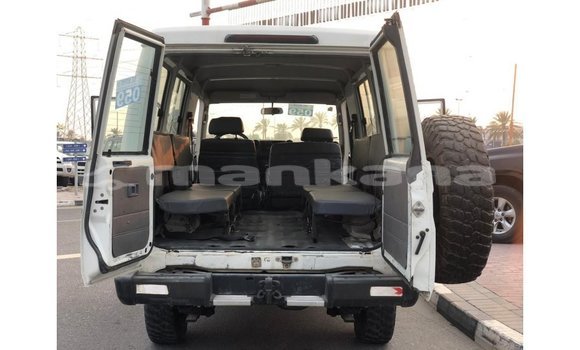 Buy Import Toyota Land Cruiser White Car in Import - Dubai in Abhasia Buy Import Toyota Land Cruiser White Car in Import - Dubai in Abhasia