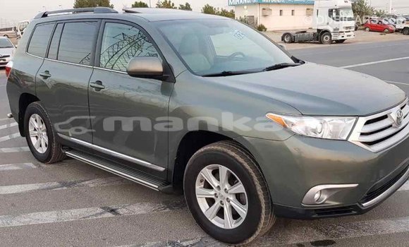 Buy Import Toyota Highlander Green Car in Import - Dubai in Abhasia Buy Import Toyota Highlander Green Car in Import - Dubai in Abhasia
