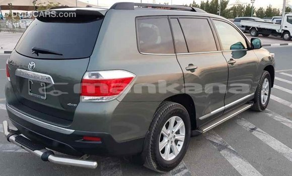 Buy Import Toyota Highlander Green Car in Import - Dubai in Abhasia Buy Import Toyota Highlander Green Car in Import - Dubai in Abhasia