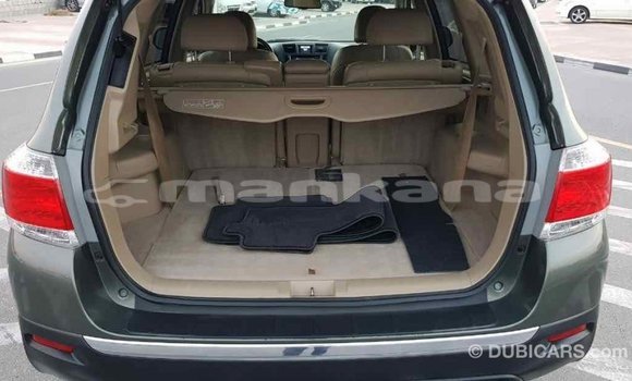 Buy Import Toyota Highlander Green Car in Import - Dubai in Abhasia Buy Import Toyota Highlander Green Car in Import - Dubai in Abhasia