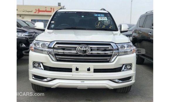 Buy Import Toyota Land Cruiser White Car in Import - Dubai in Abhasia Buy Import Toyota Land Cruiser White Car in Import - Dubai in Abhasia