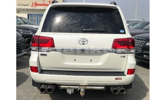 Buy Import Toyota Land Cruiser White Car in Import - Dubai in Abhasia Buy Import Toyota Land Cruiser White Car in Import - Dubai in Abhasia