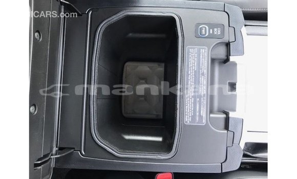 Buy Import Toyota Land Cruiser White Car in Import - Dubai in Abhasia Buy Import Toyota Land Cruiser White Car in Import - Dubai in Abhasia