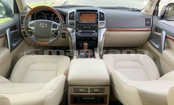 Buy Import Toyota Land Cruiser White Car in Import - Dubai in Abhasia Buy Import Toyota Land Cruiser White Car in Import - Dubai in Abhasia