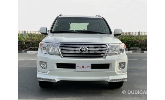Buy Import Toyota Land Cruiser White Car in Import - Dubai in Abhasia Buy Import Toyota Land Cruiser White Car in Import - Dubai in Abhasia