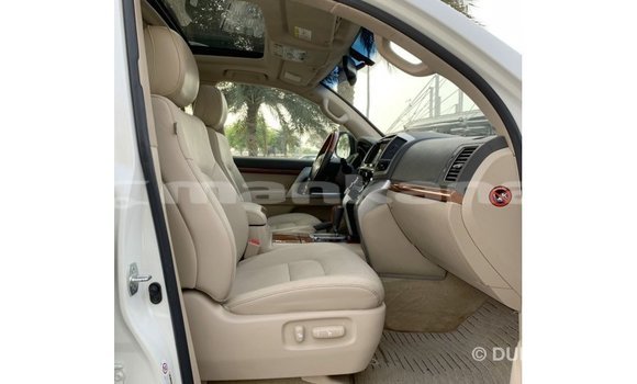 Buy Import Toyota Land Cruiser White Car in Import - Dubai in Abhasia Buy Import Toyota Land Cruiser White Car in Import - Dubai in Abhasia