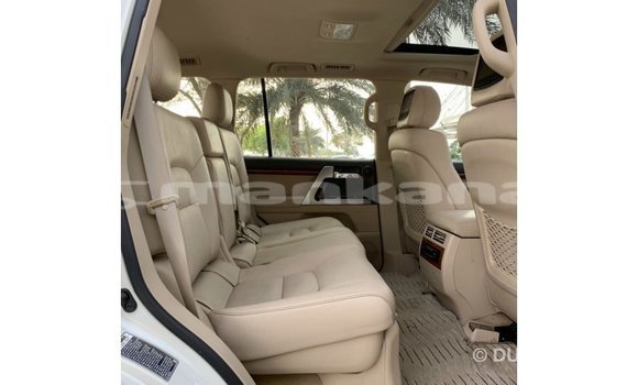 Buy Import Toyota Land Cruiser White Car in Import - Dubai in Abhasia Buy Import Toyota Land Cruiser White Car in Import - Dubai in Abhasia