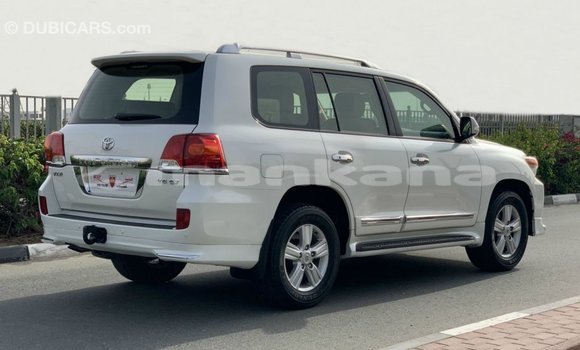 Buy Import Toyota Land Cruiser White Car in Import - Dubai in Abhasia Buy Import Toyota Land Cruiser White Car in Import - Dubai in Abhasia