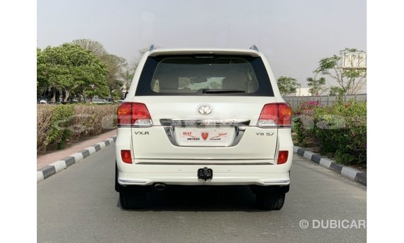 Buy Import Toyota Land Cruiser White Car in Import - Dubai in Abhasia Buy Import Toyota Land Cruiser White Car in Import - Dubai in Abhasia